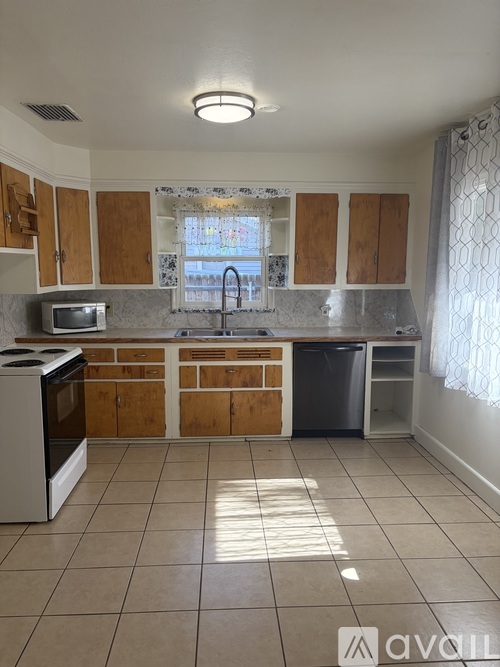 Sigrid Ave 4 Beds Single Family Home for Rent - Photo gallery 5