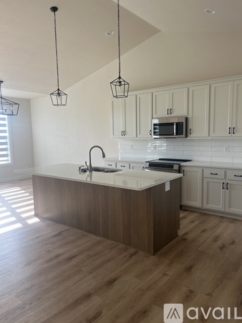 1890 Margaret Street 2 Beds Apartment for Rent
