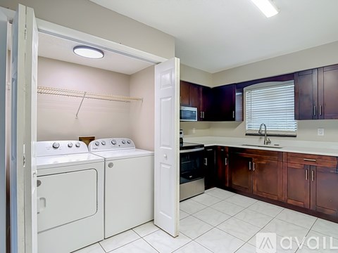 9906 North Myrtle Street 2 Beds Apartment for Rent