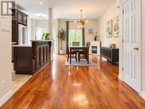 24 - 230 PAISLEY BOULEVARD W 4 Beds Apartment for Rent