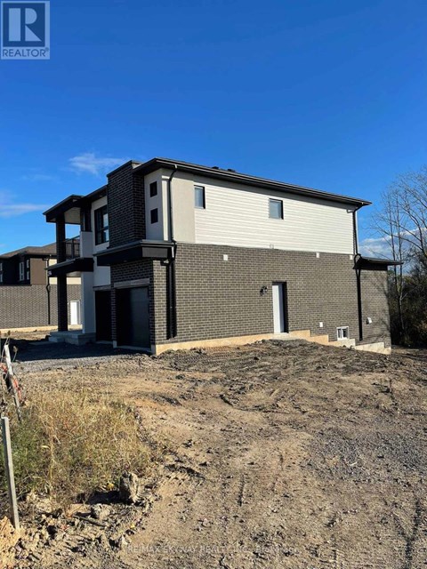 294 WELLANDVALE DRIVE 4 Beds Apartment for Rent