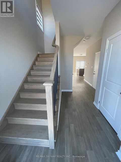 294 WELLANDVALE DRIVE 4 Beds Apartment for Rent