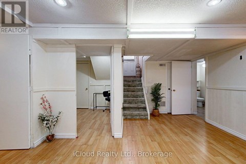 LOWER - 50 DENLOW DRIVE 2 Beds Apartment for Rent