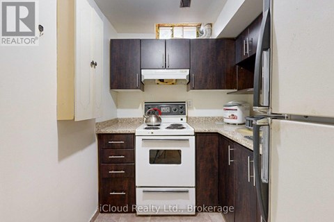 LOWER - 50 DENLOW DRIVE 2 Beds Apartment for Rent