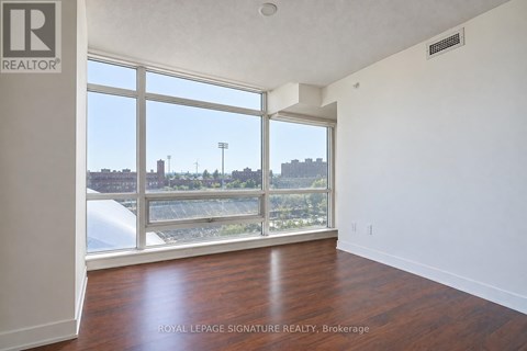 712 - 20 JOE SHUSTER WAY 2 Beds Apartment for Rent