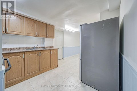 BSMT - 8 FULLERTON CRESCENT 2 Beds Apartment for Rent