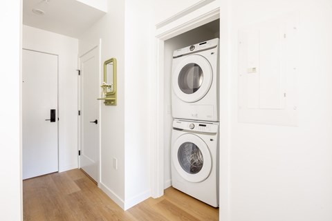 3226 Shelbourne Street 1-2 Beds Apartment for Rent