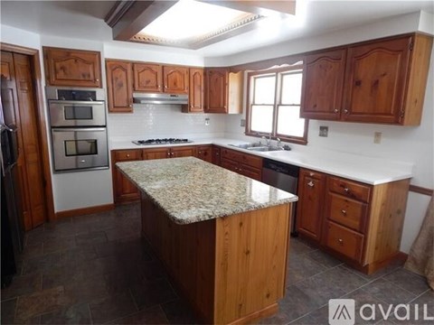 10006 Oakridge Dr 4 Beds Apartment for Rent