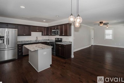 16 Anchorage Dr 3 Beds Apartment for Rent