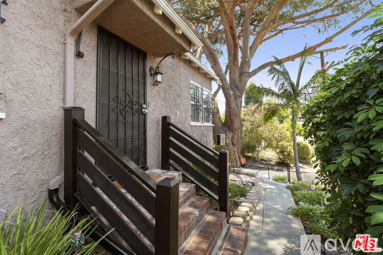 1001 Farnam Street 1 Single Family Home for Rent - Photo gallery 2