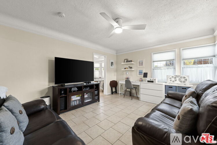 1001 Farnam Street 1 Single Family Home for Rent - Photo gallery 3