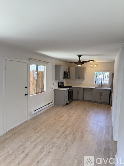 353 1/2 East Mcfarlane Drive 2 Beds Apartment for Rent