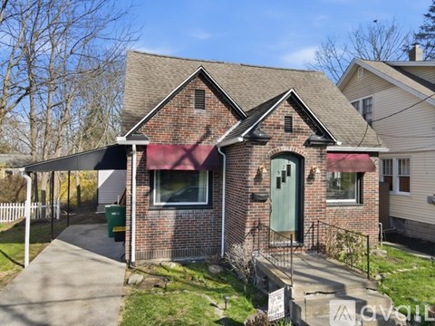 528 Wallace Street 3 Beds Apartment for Rent