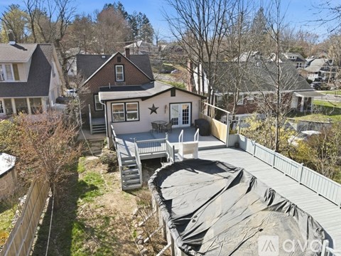 528 Wallace Street 3 Beds Apartment for Rent