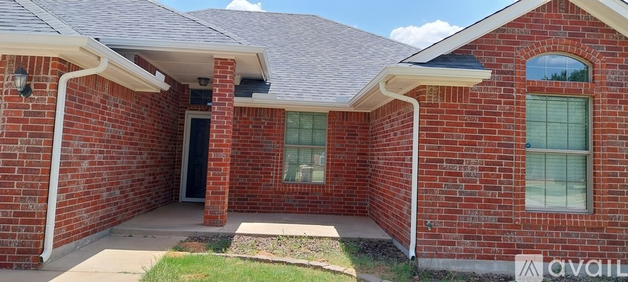 808 Canyon Dr 4 Beds Single Family Home for Rent - Photo gallery 2