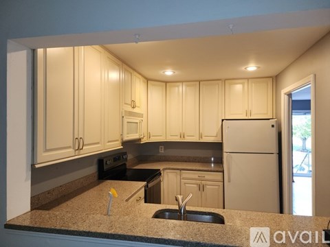 6022 Old Landing Way 3 Beds Apartment for Rent