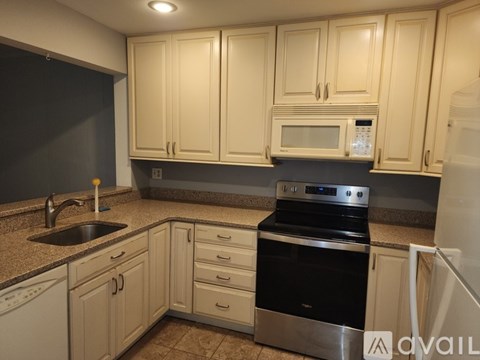 6022 Old Landing Way 3 Beds Apartment for Rent