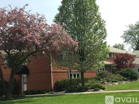 22133 South Woodland Road 3 Beds Apartment for Rent