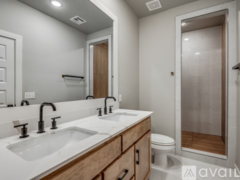 747 W Main St 3 Beds Apartment for Rent