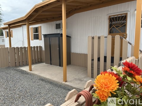5920 South Fontana Avenue 2 Beds Apartment for Rent