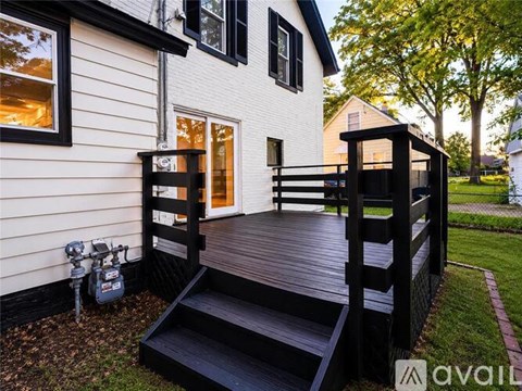 314 Wilson Ave SE 4 Beds Apartment for Rent
