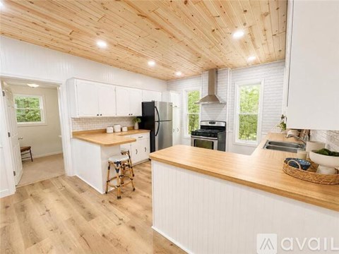 314 Wilson Ave SE 4 Beds Apartment for Rent