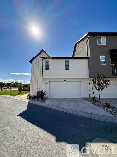 1125 North Clifton Drive 3 Beds Apartment for Rent