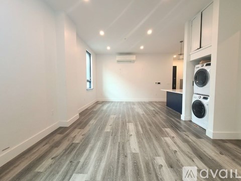 715 Park Ave 2 Beds Apartment for Rent