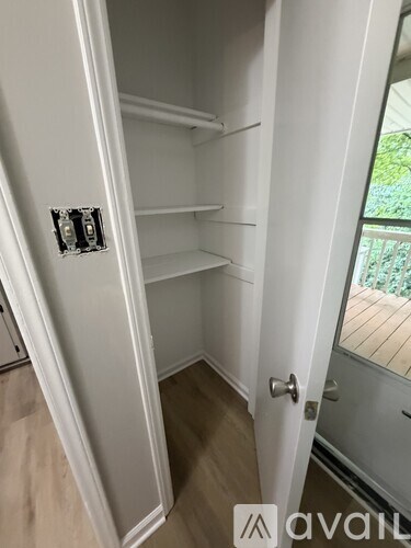 204 Dry Avenue 2 Beds Apartment for Rent