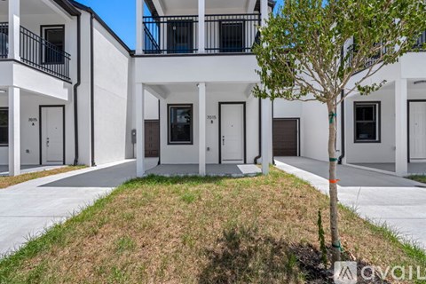 7015 N Central Ave 2 Beds Apartment for Rent