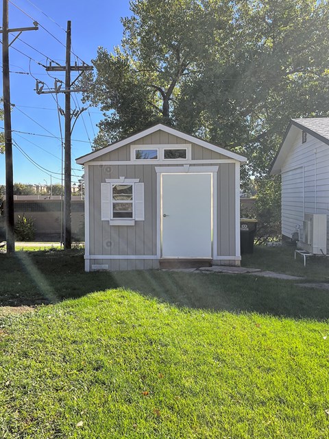 943 Raymond Place - Upstairs Unit 2 Beds Apartment for Rent