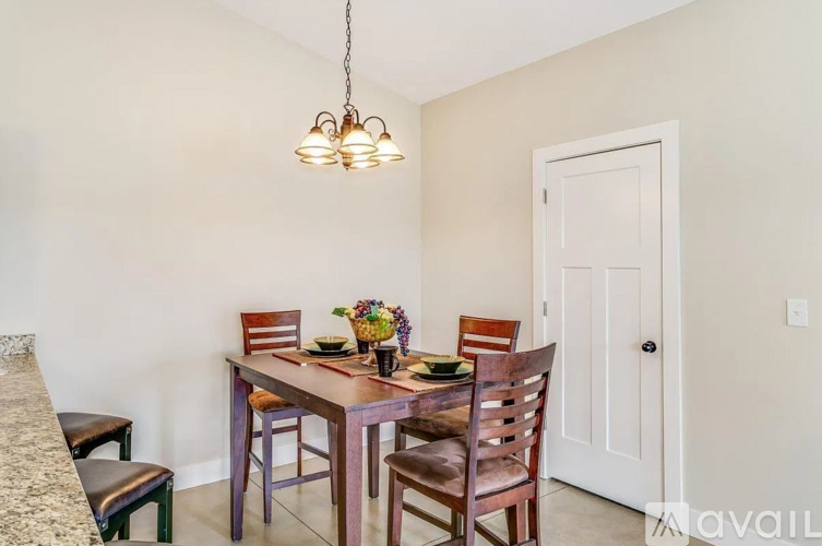 6412 Vassar 3 Beds Apartment for Rent - Photo gallery 5