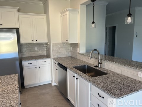 Peach Ave 3 Beds Apartment for Rent