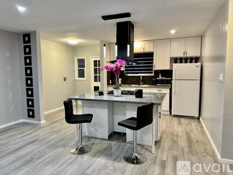 1243 North Cordova Street 2 Beds Apartment for Rent