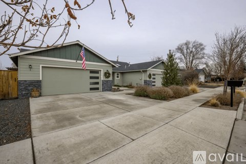 1551 SW Kalama Ave 3 Beds Apartment for Rent