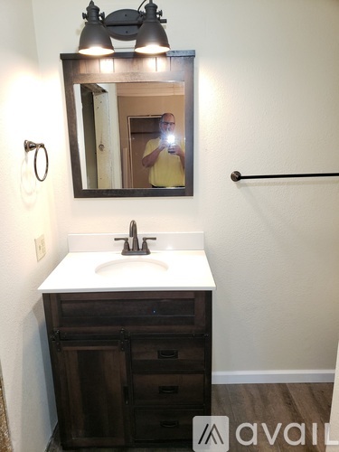 726 1/2 E 2nd Street 2 Beds Apartment for Rent - Photo gallery 2