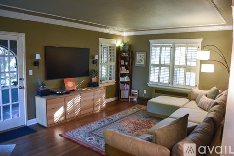 1 West Dartmouth Road 3 Beds Apartment for Rent