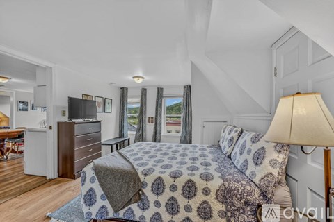 35 Jackson St 2 Beds Apartment for Rent