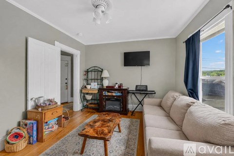 35 Jackson St 2 Beds Apartment for Rent