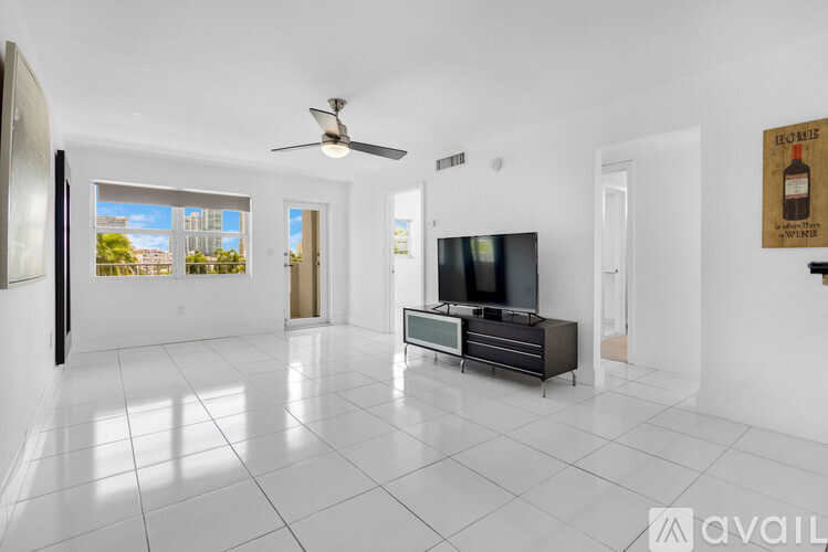 528 Meridian Ave 2 Beds Apartment for Rent - Photo gallery 3