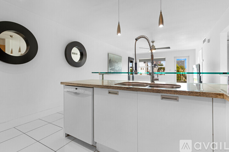 528 Meridian Ave 2 Beds Apartment for Rent - Photo gallery 4