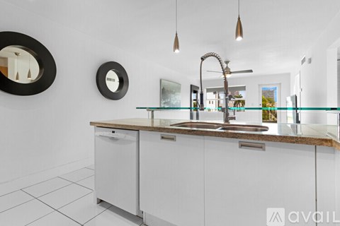 528 Meridian Ave 2 Beds Apartment for Rent