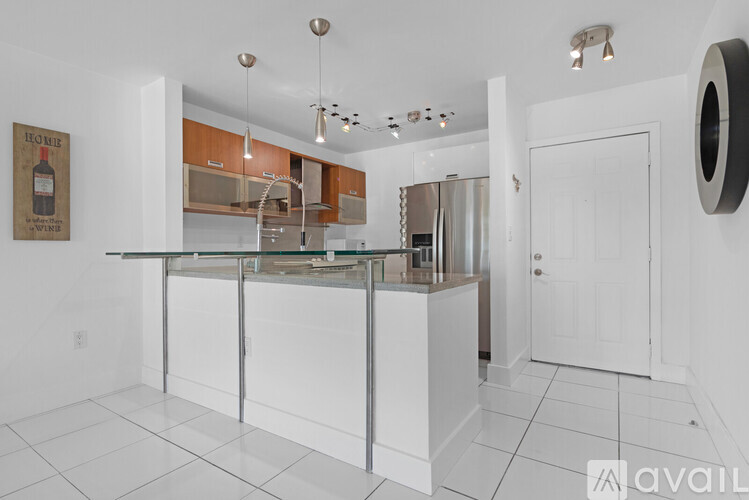528 Meridian Ave 2 Beds Apartment for Rent - Photo gallery 5