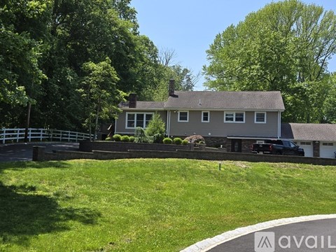 35 Wilson Avenue 3 Beds Apartment for Rent