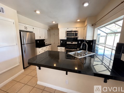 West Palmdale House 3 Beds Apartment for Rent
