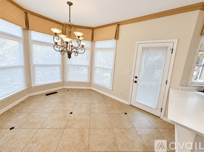 10178 Park Edge Dr 5 Beds Single Family Home for Rent - Photo gallery 5