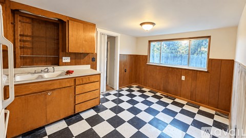 804 Sagamore Ave 3 Beds Apartment for Rent