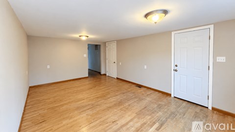 804 Sagamore Ave 3 Beds Apartment for Rent