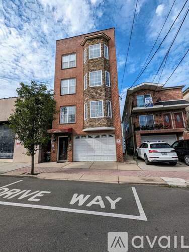 726 23rd St 3 Beds Apartment for Rent - Photo gallery 1