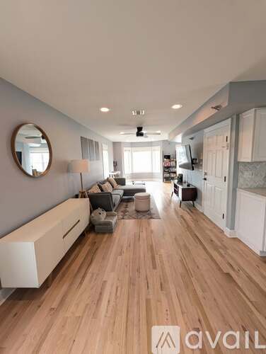726 23rd St 3 Beds Apartment for Rent - Photo gallery 4